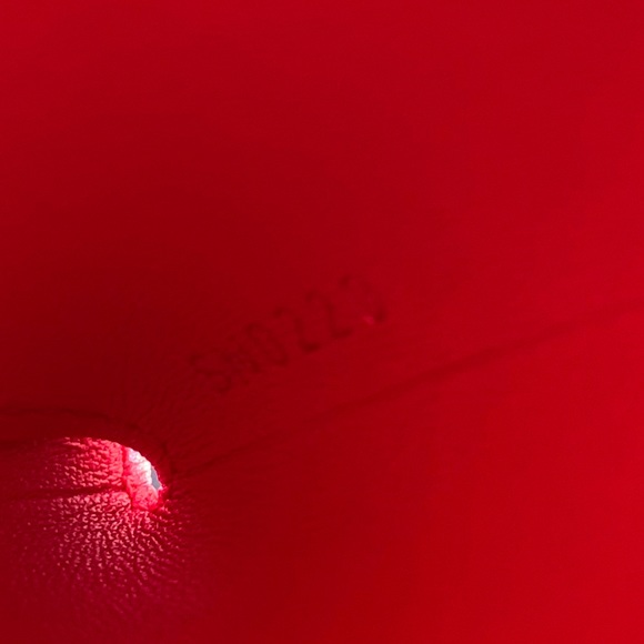 Sold.  Louis Vuitton Medium Kirigami - Picture 7 of 7